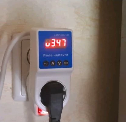 Перепади напруги у будинку на Бузника 10. Фото: Ольга Паленкова