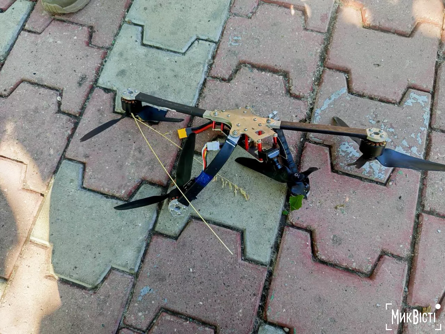 Ворожий FPV-дрон в Очакові, фото «МикВісті» надали військові