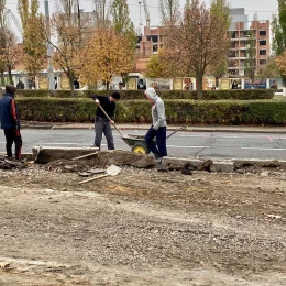 Ремонт тротуару по Центральному проспекту, листопад 2021 року, фото Департаменту ЖКГ Миколаєва