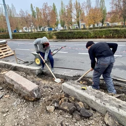 Ремонт тротуару по Центральному проспекту, листопад 2021 року, фото Департаменту ЖКГ Миколаєва