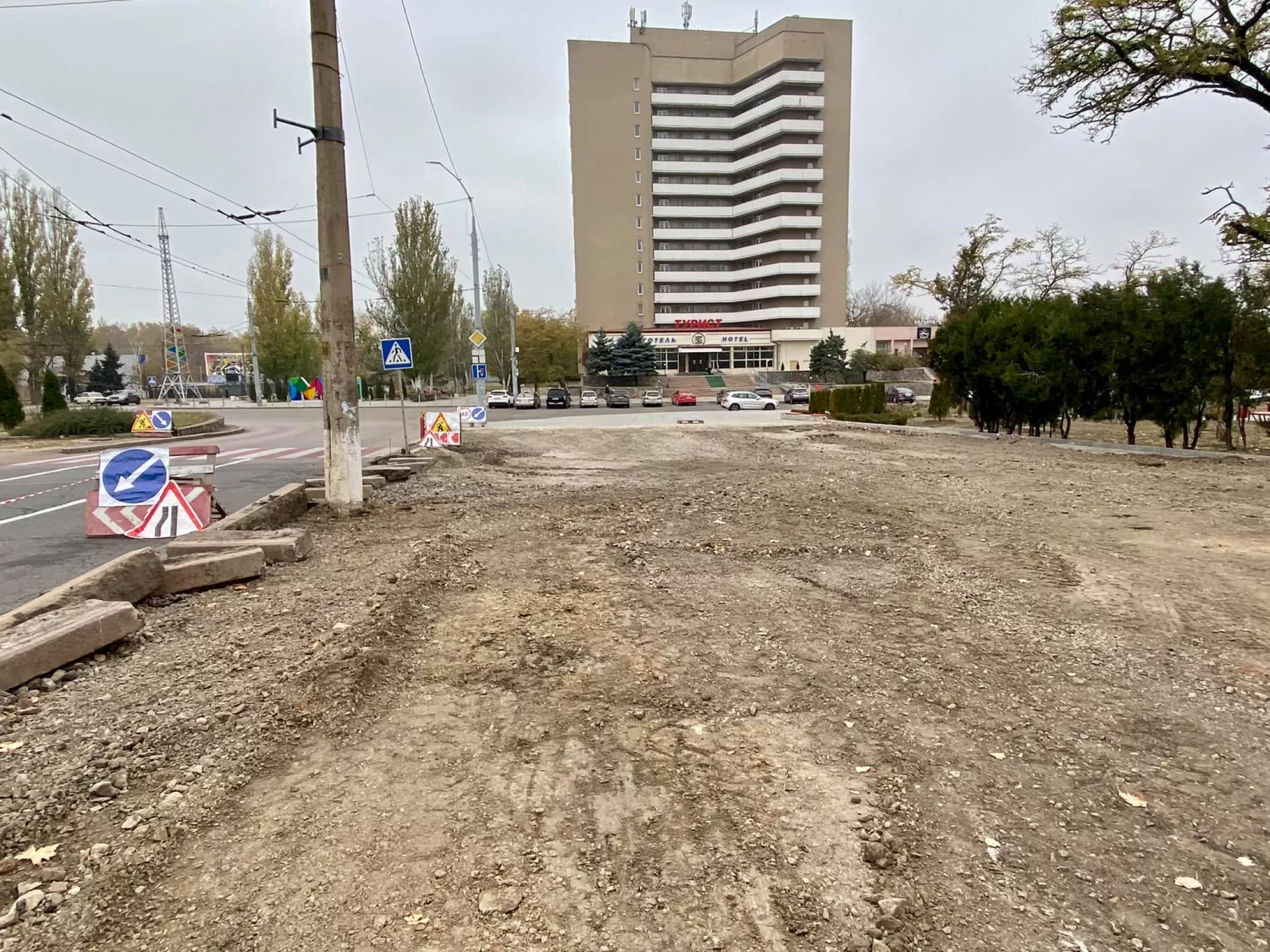 Ремонт тротуару по Центральному проспекту, листопад 2021 року, фото Департаменту ЖКГ Миколаєва