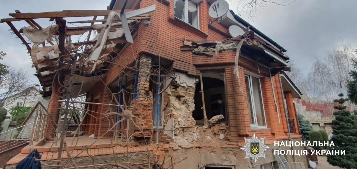 Наслідки обстрілу Херсонщини. Фото: Нацполіція