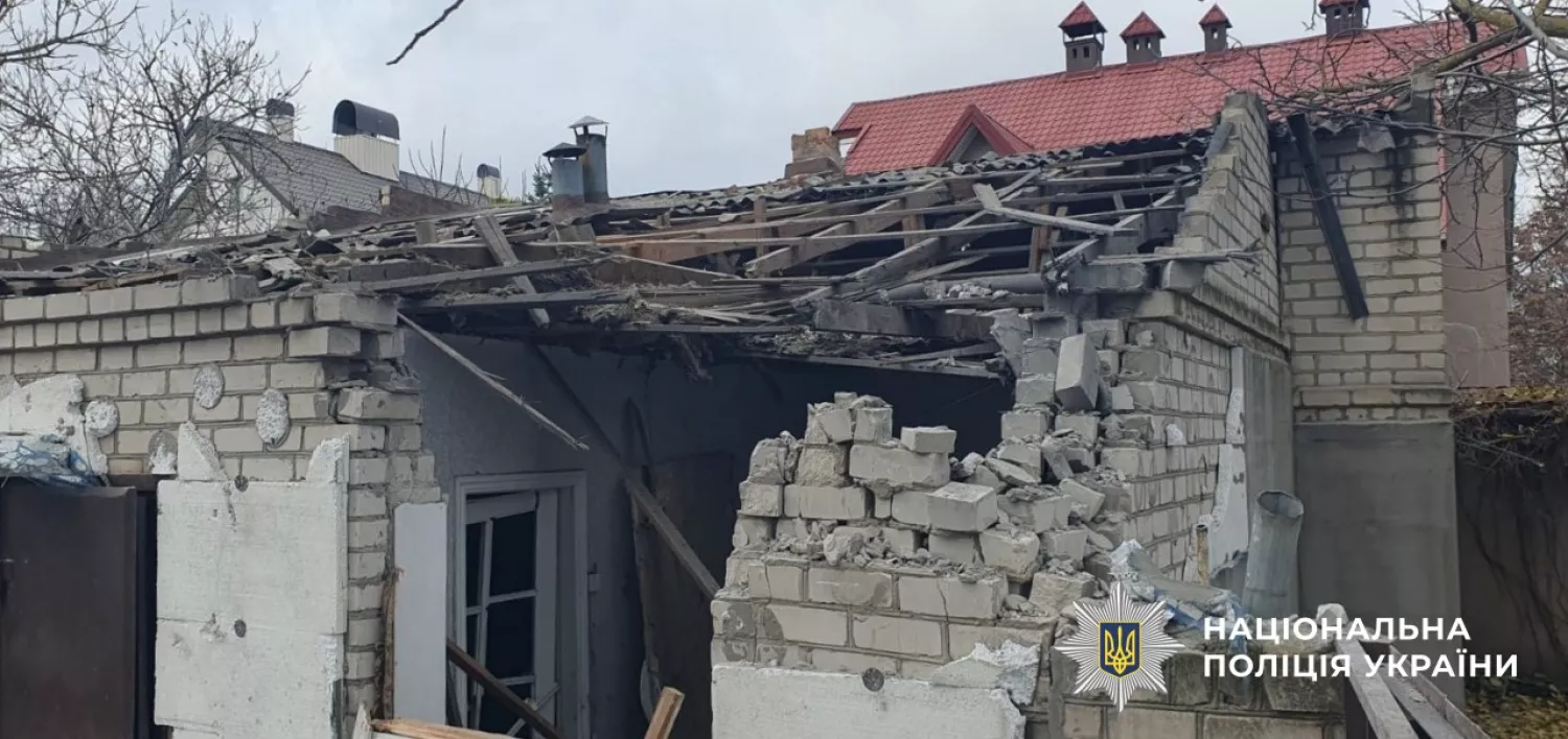 Наслідки обстрілу Херсонщини. Фото: Нацполіція