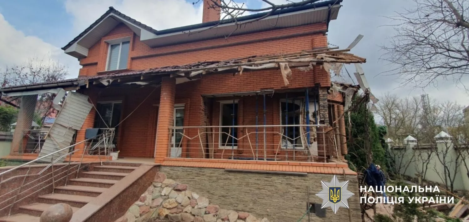 Наслідки обстрілу Херсонщини. Фото: Нацполіція