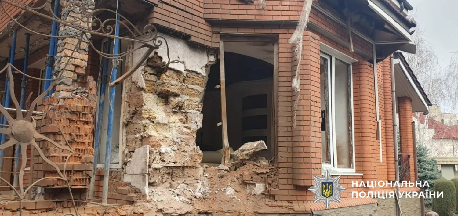 Наслідки обстрілу Херсонщини. Фото: Нацполіція