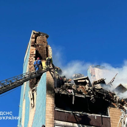 У Тернополі збільшилась кількість жертв після нічних атак РФ. Фото: ДСНС