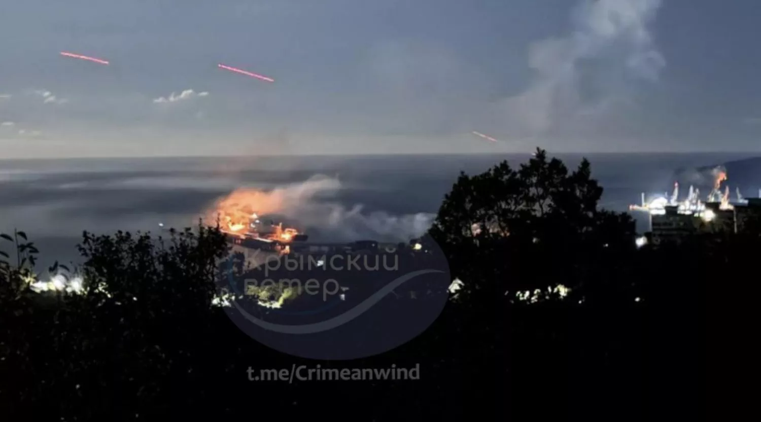 СБУ уразила танкер та нафтотермінал  «Роснефти». Фото: Крымский ветер / Telegram