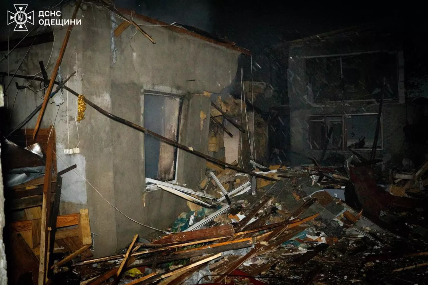 Наслідки обстрілу Одеси 21 листопада. Фото: Одеська ОВА