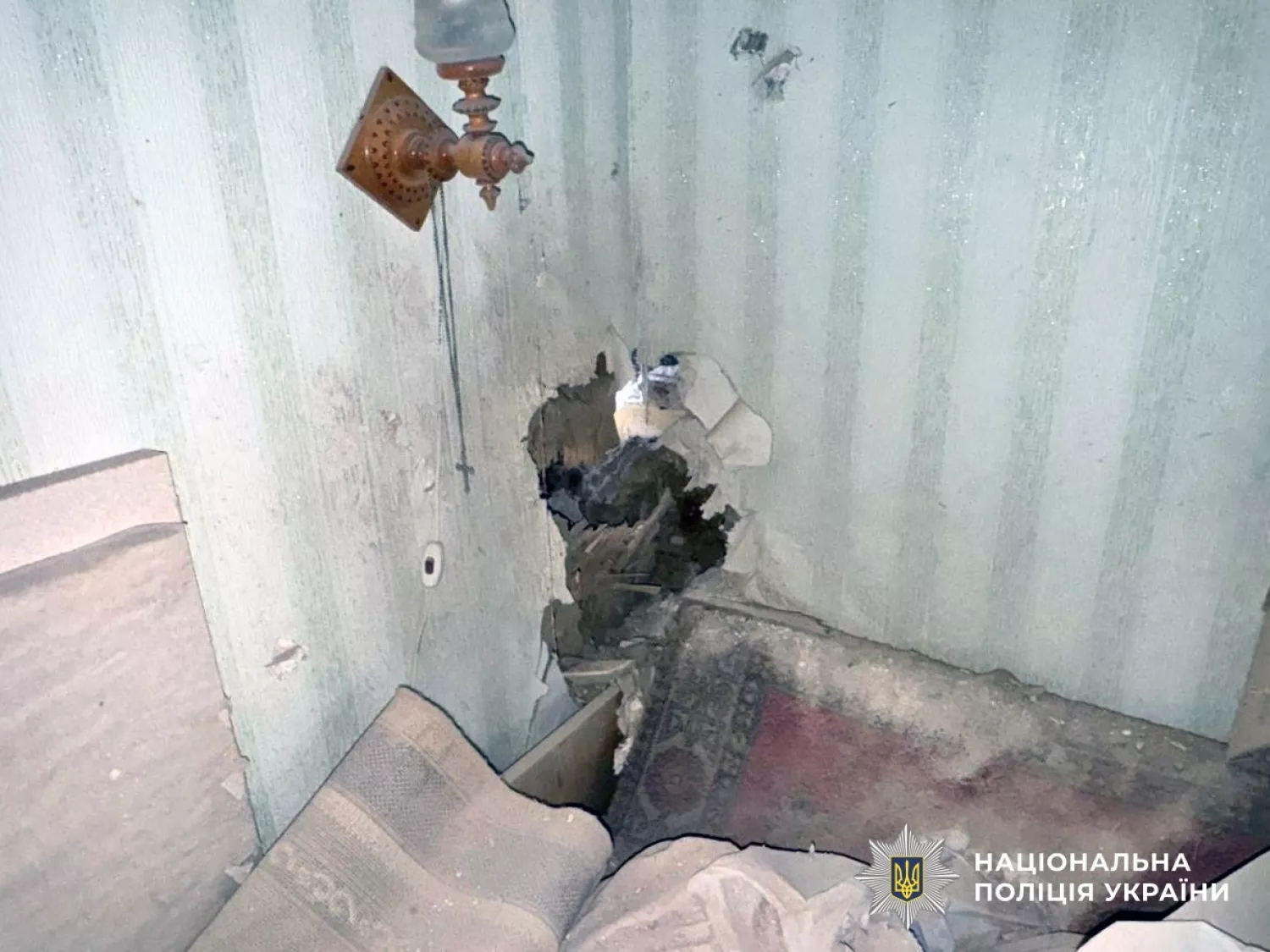 Наслідки обстрілу Херсонщини. Фото: Нацполіція