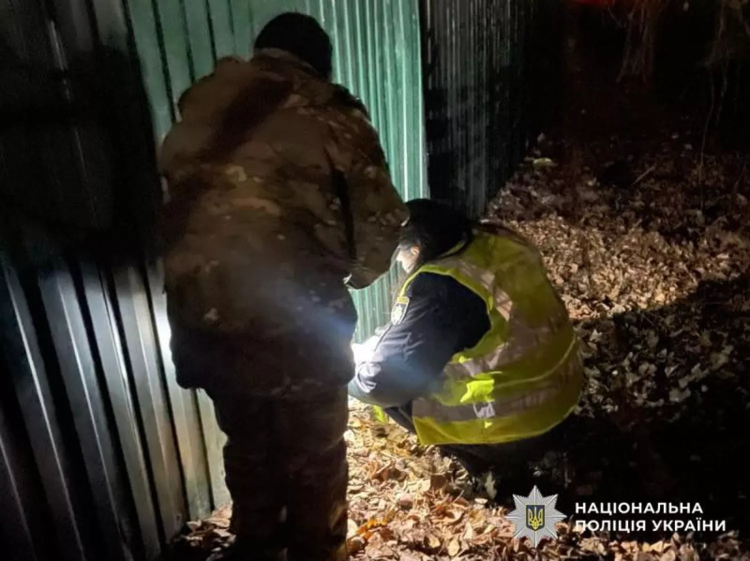 На Житомирщині 15-річна дівчина полишила новонароджене немовля на смітнику. Фото: Поліція Житомирщини