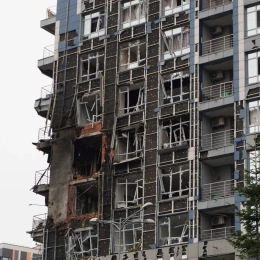 Наслідки обстрілу Печерського району Києва 25 листопада. Фото: Яна Сірак, hromadske