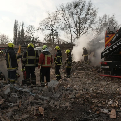 Наслідки обстрілу Києва 25 листопада. Фото: ДСНС