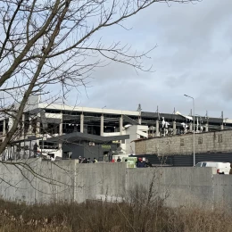 Ракетний удар по Києву зруйнував логістичний центр Novus. Фото: hromadske