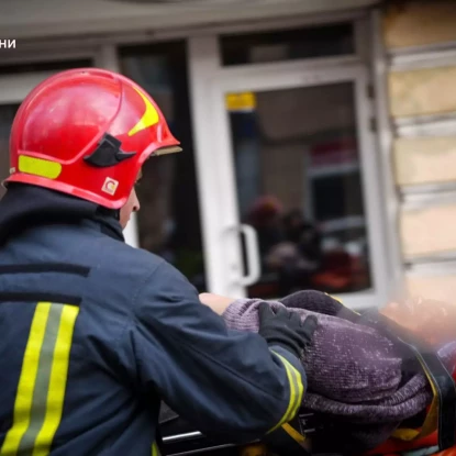 У Одесі обвалився балкону. Фото: ДСНС