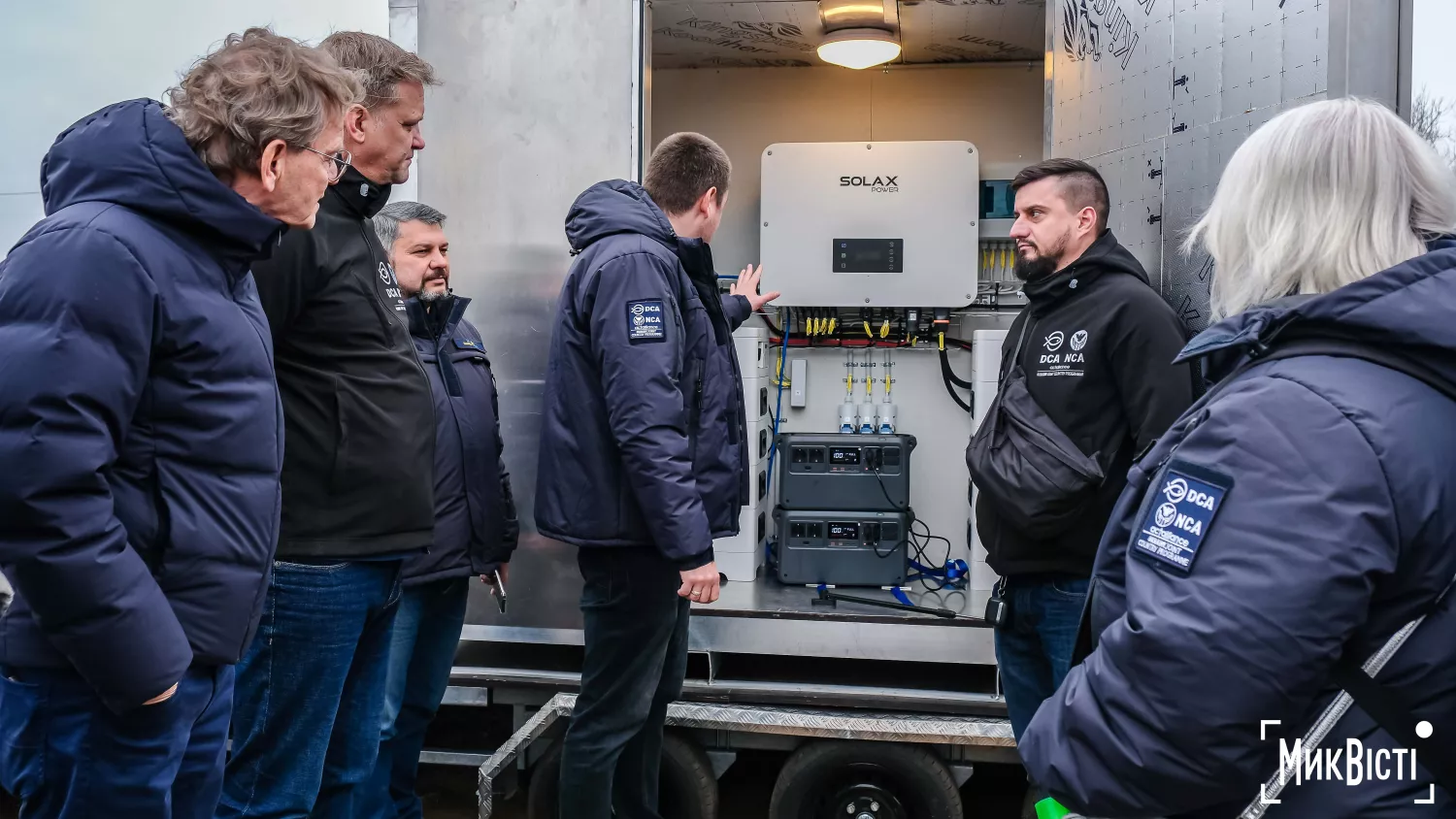 Мобільна станція очищення води на сонячних панелях. Фото: НикВести