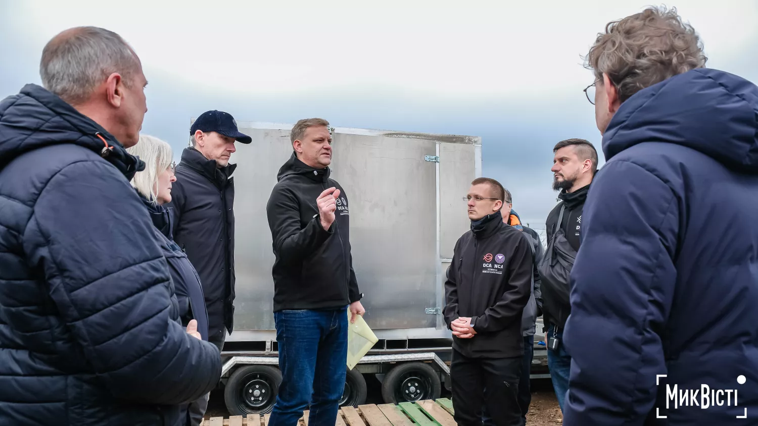 Мобільна станція очищення води на сонячних панелях. Фото: НикВести