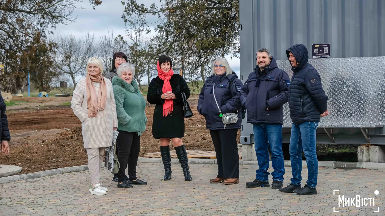 Мобільна станція очищення води на сонячних панелях. Фото: НикВести