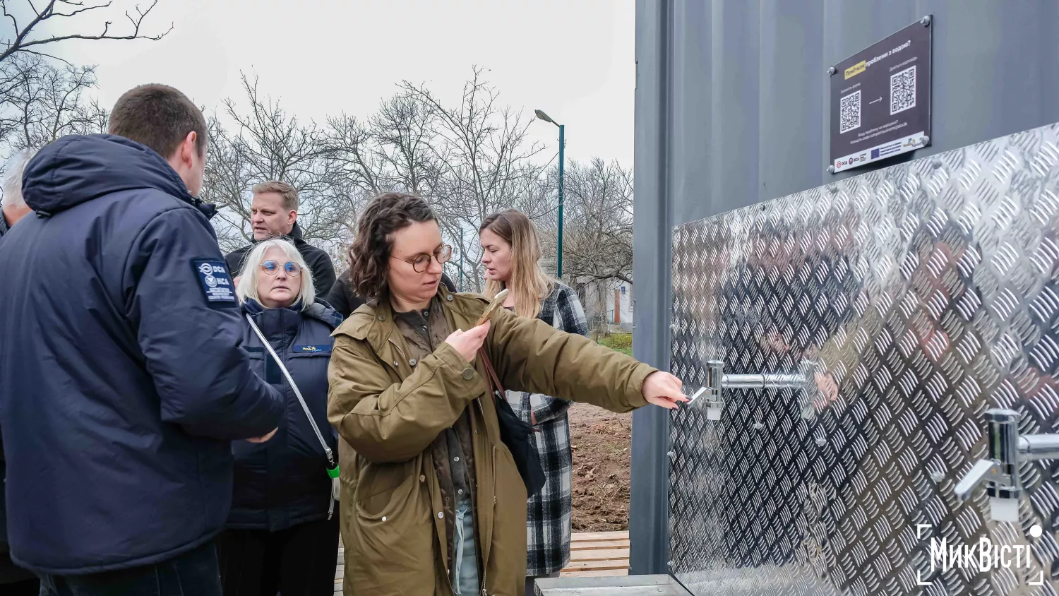 Мобільна станція очищення води на сонячних панелях. Фото: НикВести