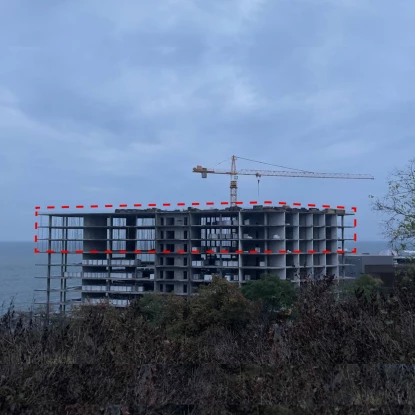 Незаконна надбудова готелю на Ланжероні. Фото: Команда «Спільна мета»