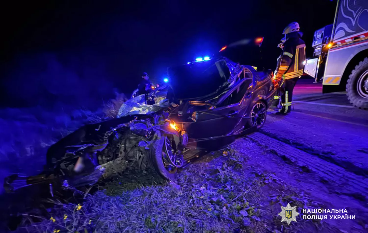 Легковик врізався у фуру біля села Бог. Фото: Нацполіція