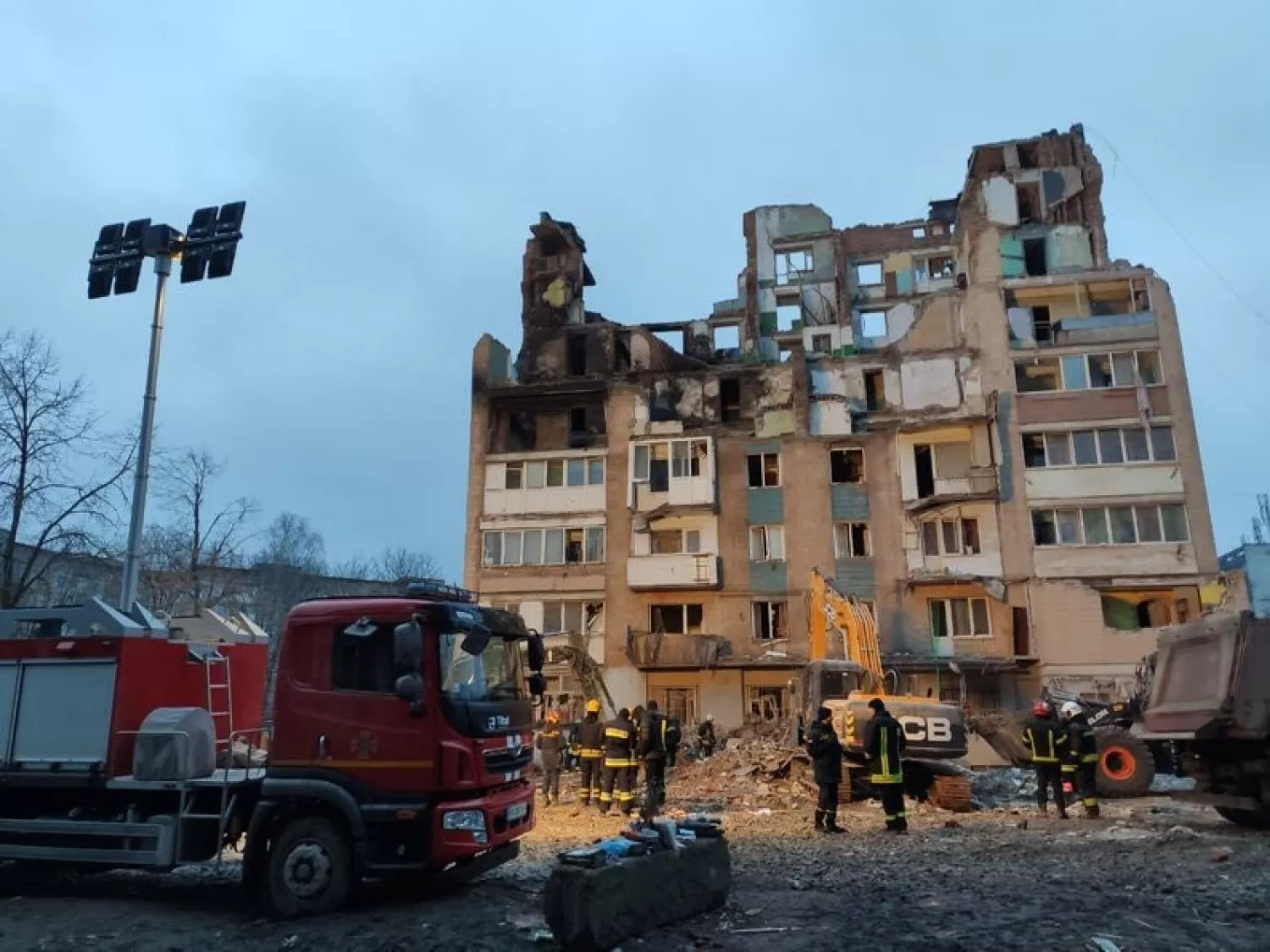 Будинок у Тернополі після ракетного удару не підлягає відновленню. Фото: suspilne.media