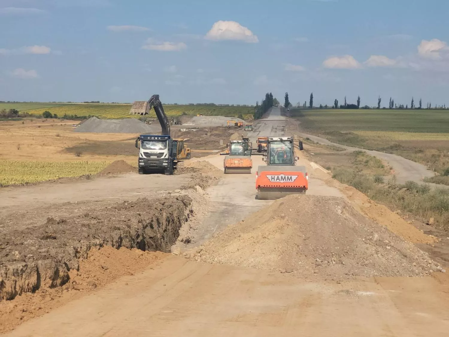 Ремонт дороги Р-55 Одеса — Вознесенськ — Новий Буг. Фото: Єдина будівельна компанія