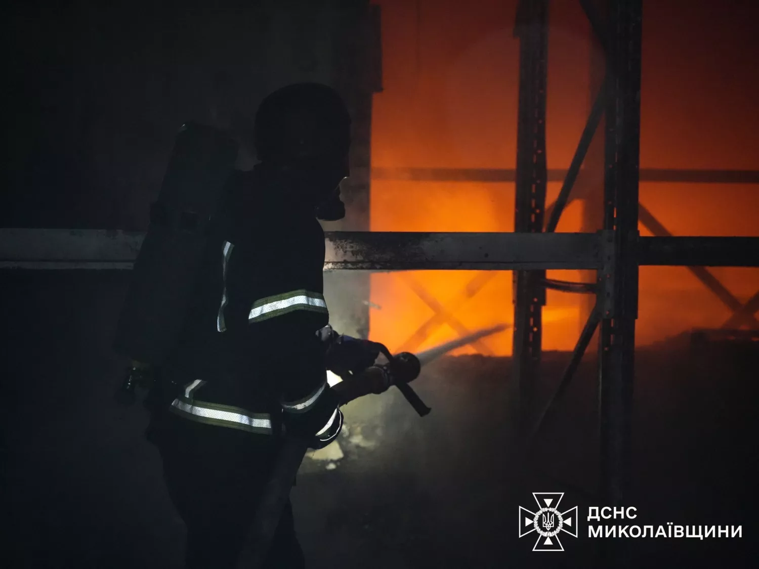 Наслідки обстрілу Миколаєва 3 листопада. Фото: ДСНС