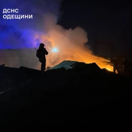 Дрони атакували енергетику та порти Одещини 4 листопада. Фото: ДСНС