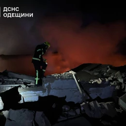 Дрони атакували енергетику та порти Одещини 4 листопада. Фото: ДСНС