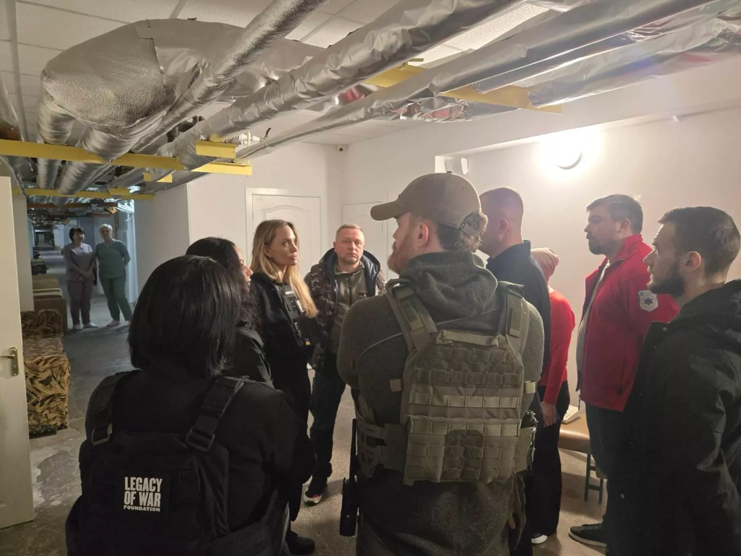 Анджеліна Джолі розповіла, як над нею пролітав дрон у прифронтовому Миколаєві та Херсоні. Фото: Instagram