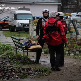 Рятувальники евакуювали 240 людей, які знаходились в епіцентрі можливого підриву. Фото: ДСНС Миколаївщини