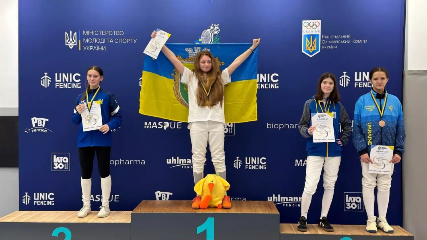 Миколаївські фехтувальники здобули нагороди на кадетському чемпіонаті України. Фото: Миколаївська ОВА