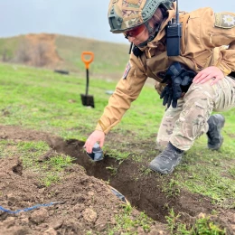 У Миколаєві затримали чоловіка, який зберігав гранатомет у гаражі. Фото: Нацполіція Миколаївщини