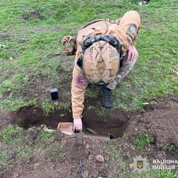 У Миколаєві затримали чоловіка, який зберігав гранатомет у гаражі. Фото: Нацполіція Миколаївщини