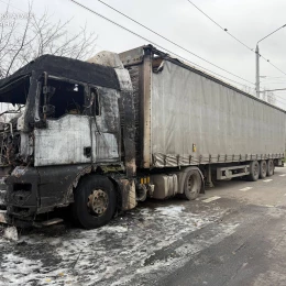 Жінку підозрюють у підпалах двох вантажівок у Миколаєві. Фото: Миколаївська обласна прокуратура