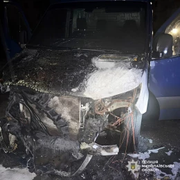 Жінку підозрюють у підпалах двох вантажівок у Миколаєві. Фото: Нацполіція Миколаївщини