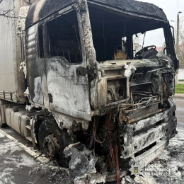 Жінку підозрюють у підпалах двох вантажівок у Миколаєві. Фото: Нацполіція Миколаївщини