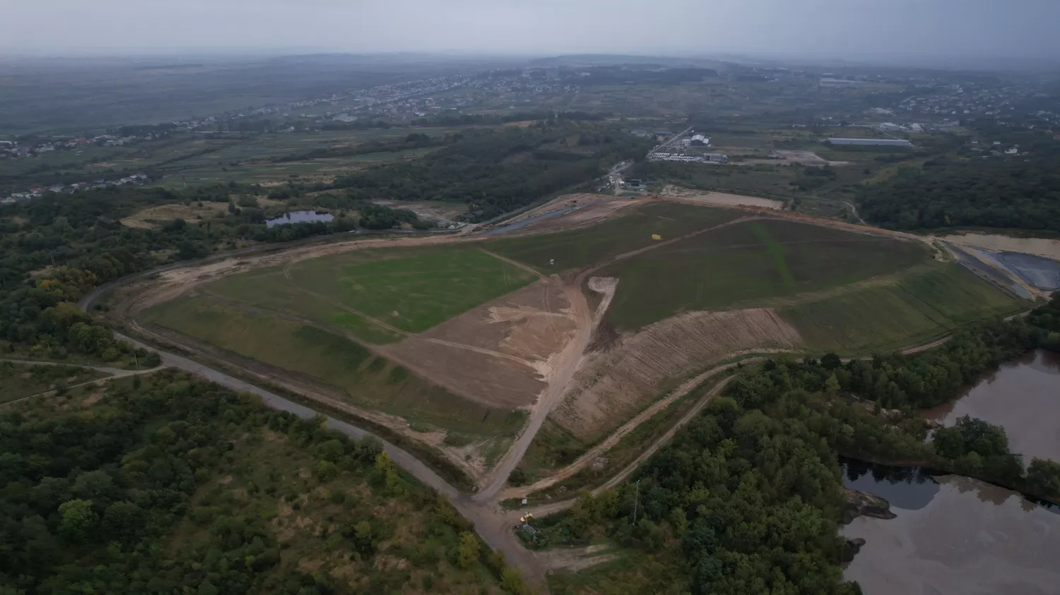 На Львівщині виходять на фінальний етап рекультивації Грибовицького сміттєзвалища. Фото: Міністерство розвитку громад та територій