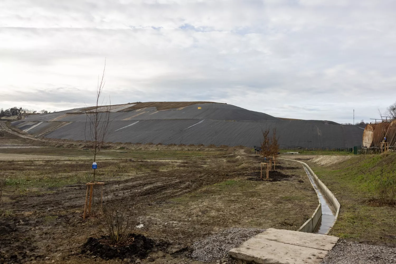 На Львівщині виходять на фінальний етап рекультивації Грибовицького сміттєзвалища. Фото: Міністерство розвитку громад та територій