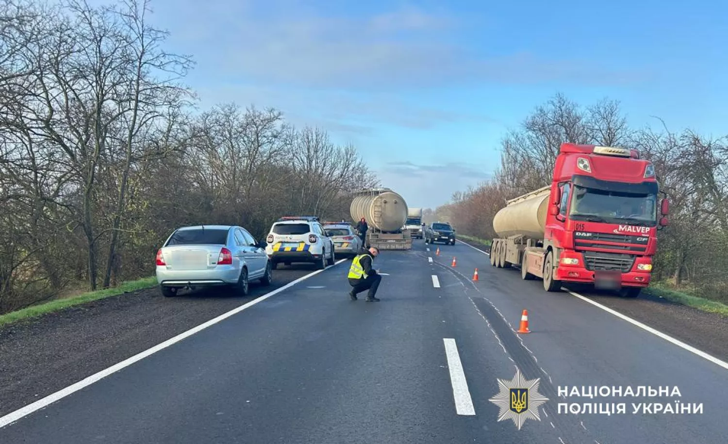 Аварія на трасі в Миколаївській області 11 грудня. Фото: Нацполіція