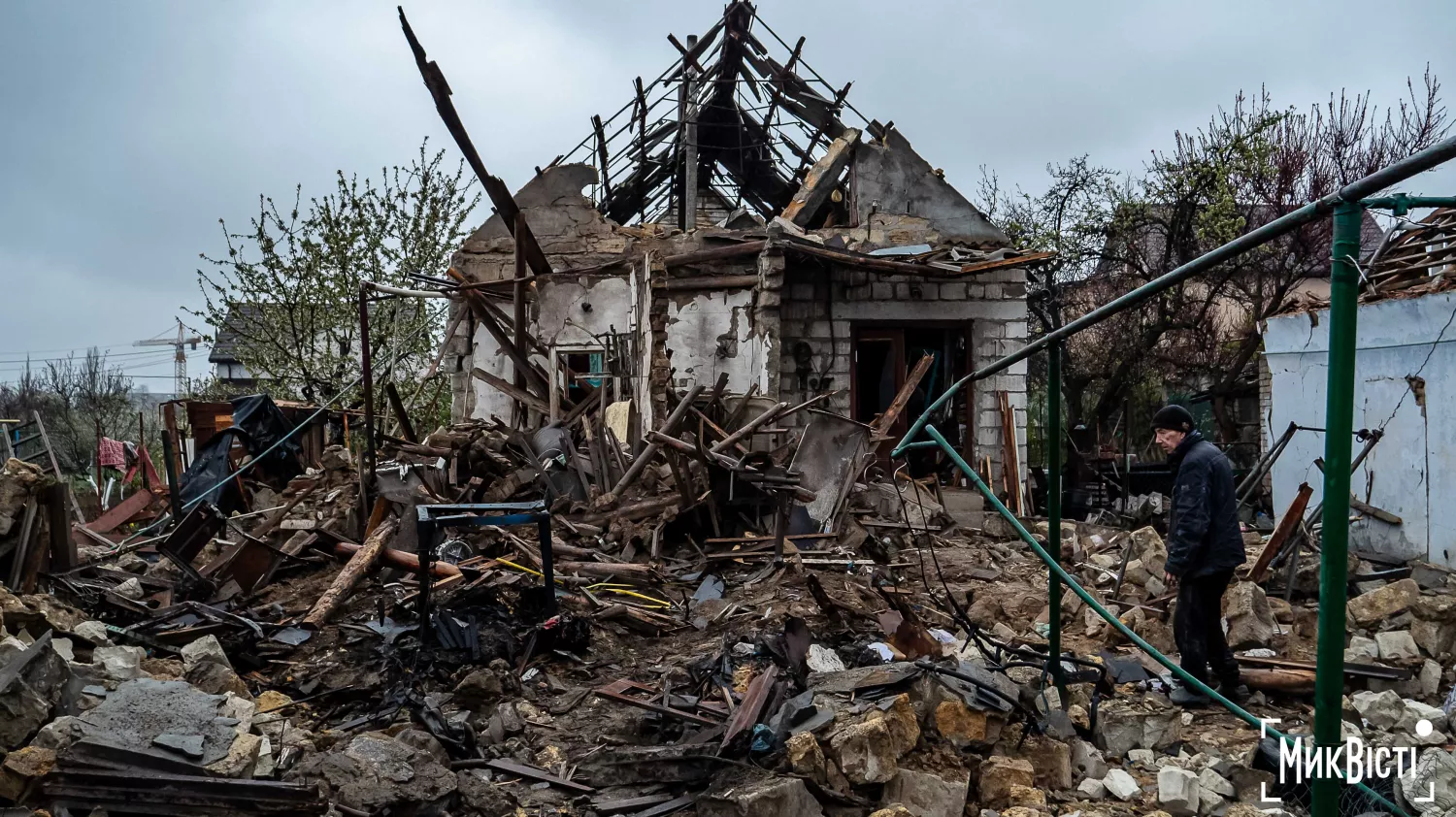 У Миколаєві продовжують ліквідацію наслідків обстрілу, архівне фото НикВести