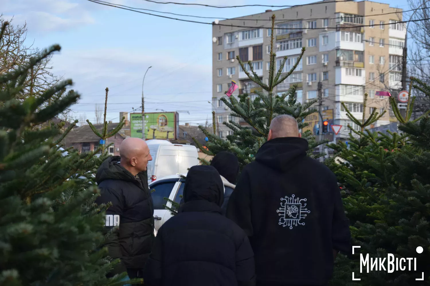 Ялиці на одній із точок продажу у Миколаєві. Фото: МикВісті