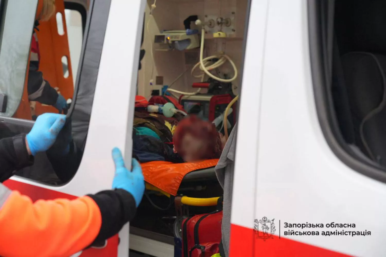 Наслідки обстрілу Запоріжжя, 17 грудня 2025 року. Фото: Запорізька ОВА