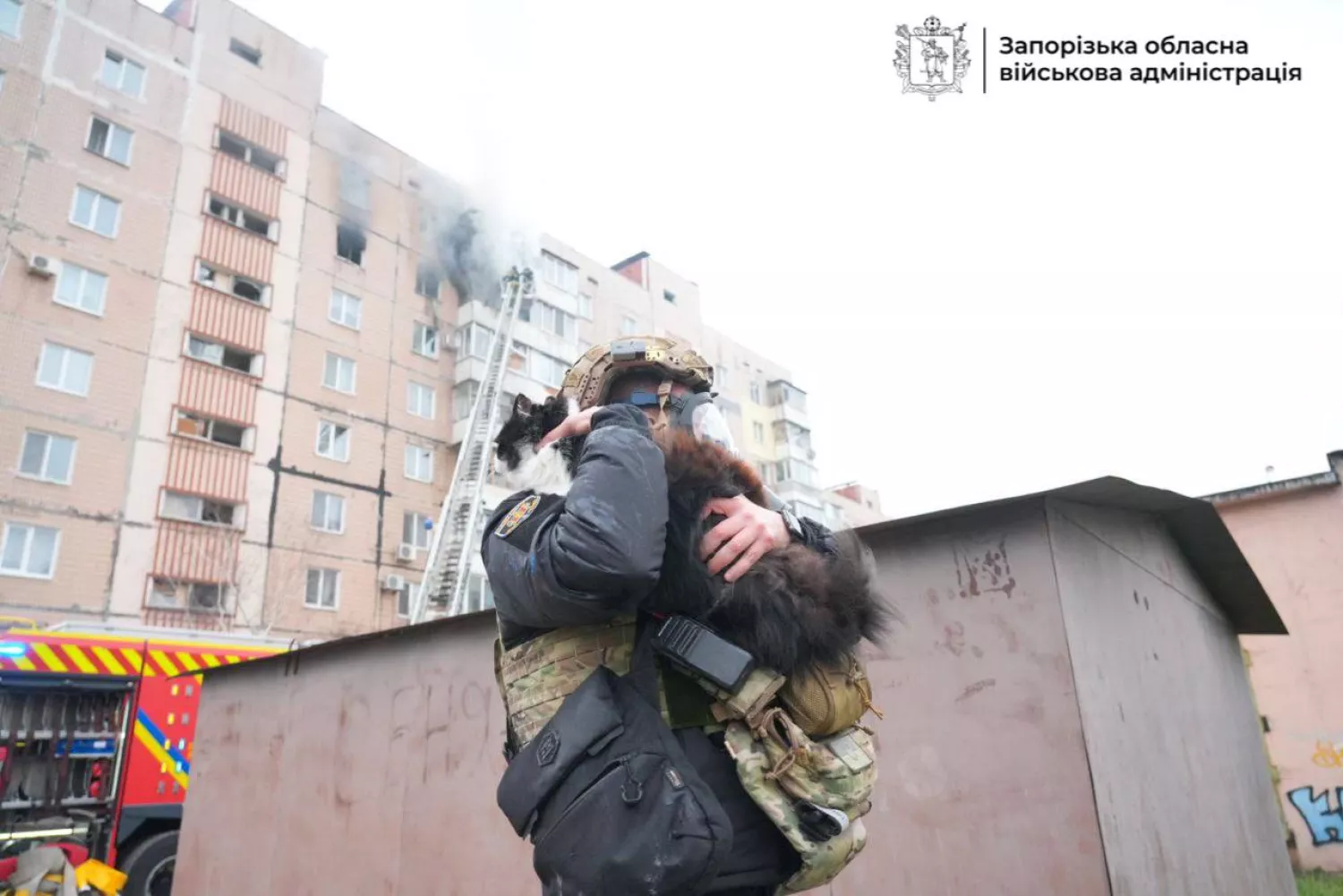 Наслідки обстрілу Запоріжжя, 17 грудня 2025 року. Фото: Запорізька ОВА