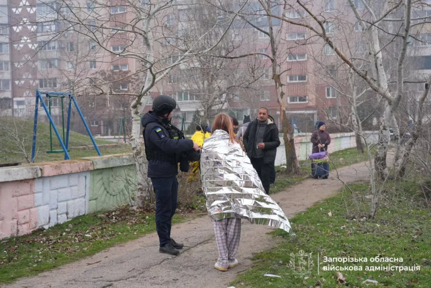 Наслідки обстрілу Запоріжжя, 17 грудня 2025 року. Фото: Запорізька ОВА