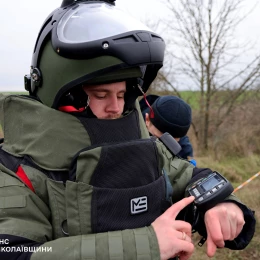 Сапери розміновують сільгоспполя на Миколаївщині. Фото: ДСНС