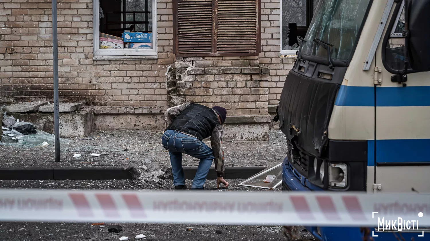 Наслідки російського обстрілу в Миколаєві, 17 грудня 2025 року. Фото: МикВісті