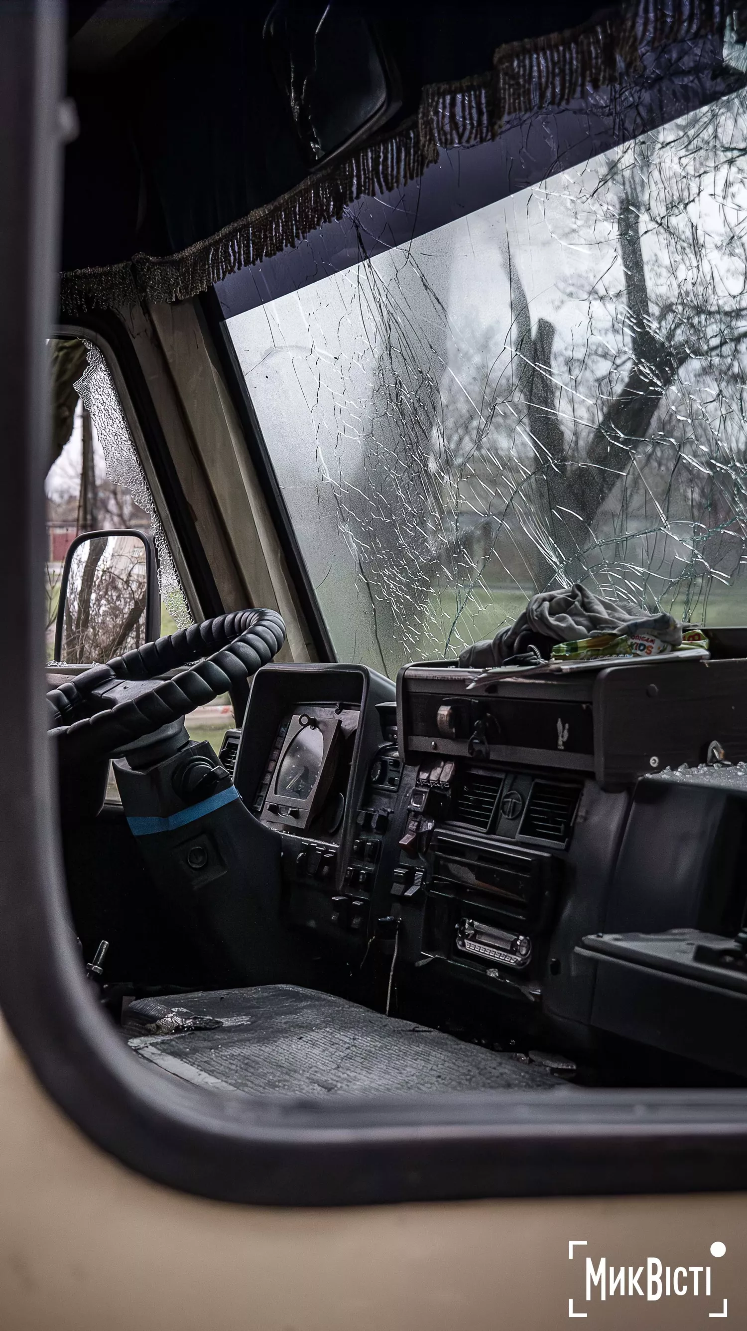 Наслідки російського обстрілу в Миколаєві, 17 грудня 2025 року. Фото: МикВісті