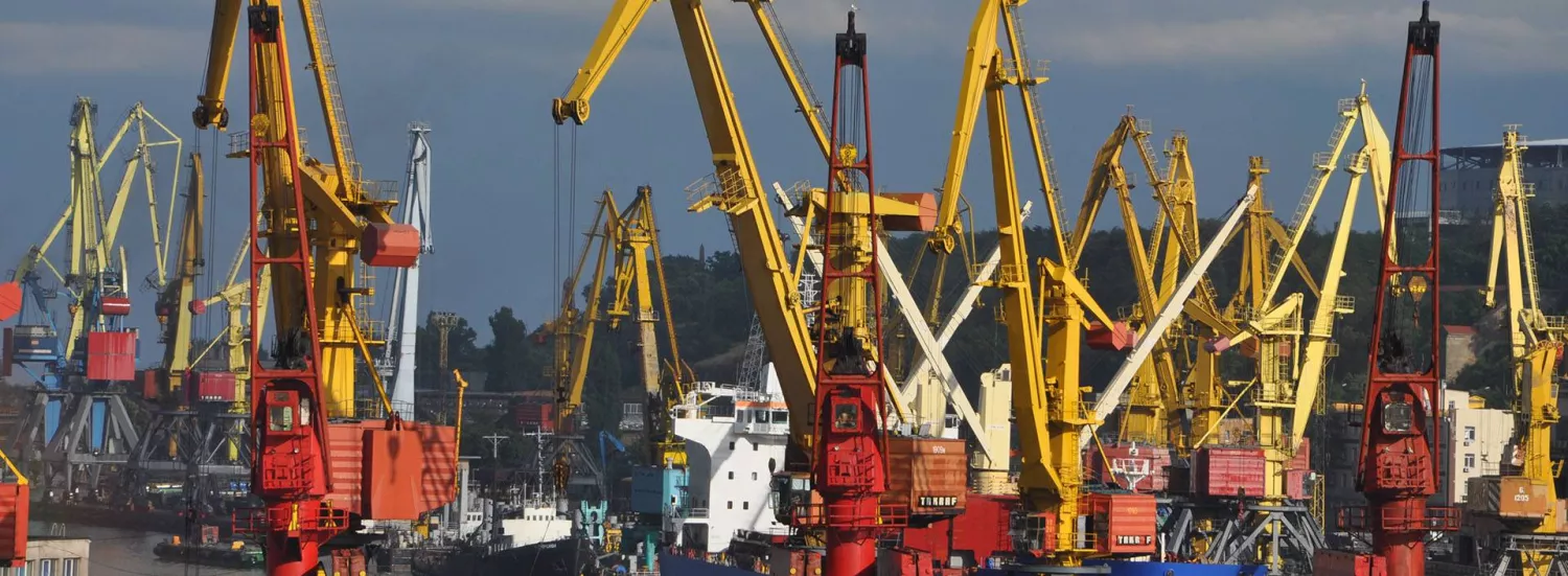 Після атаки на енергетику Одеський порт перейшов на генератори. Фото: omtp.com.ua