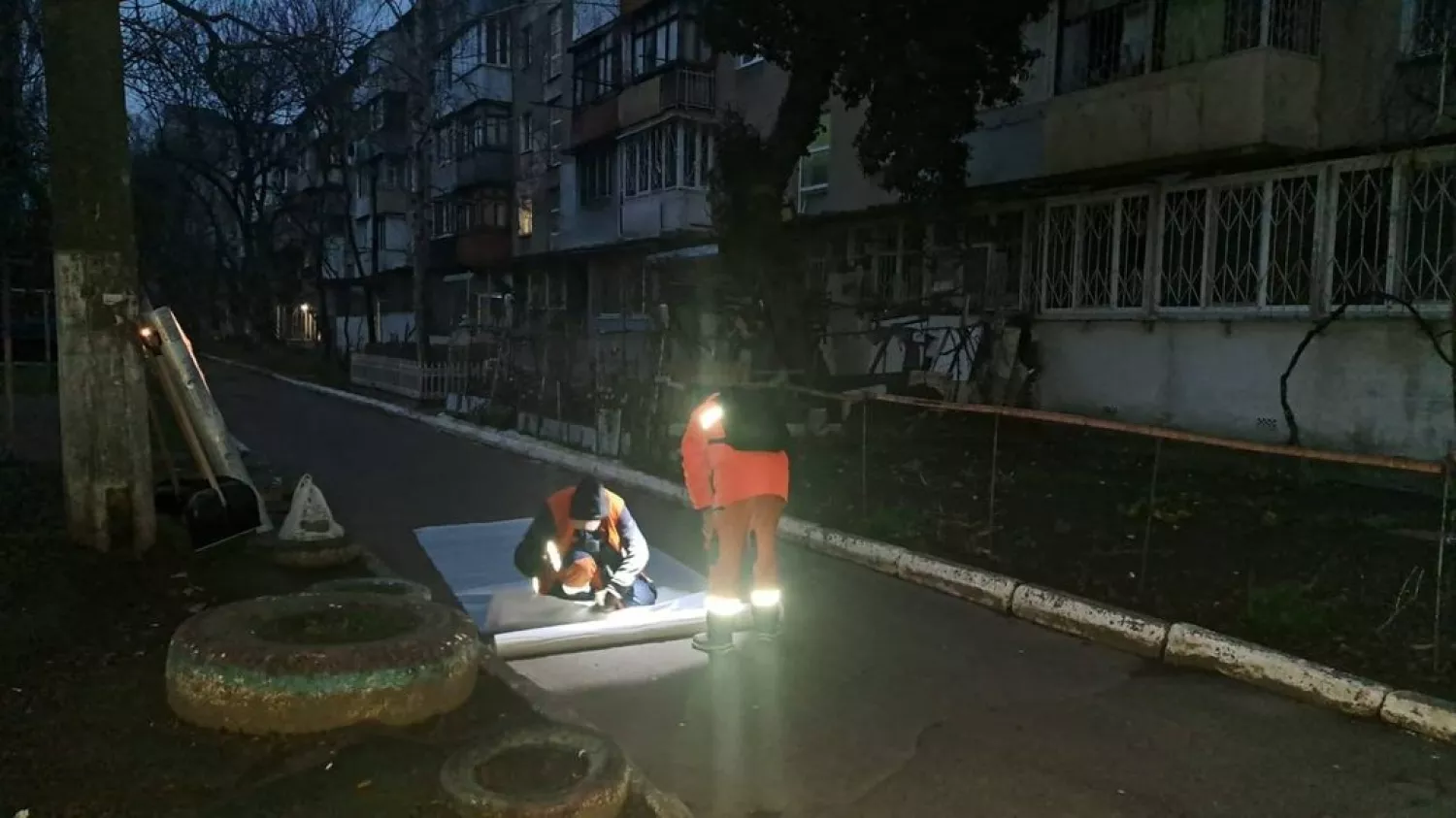 Наслідки обстрілу Одеси 19 грудня. Фото: ДСНС Одещини